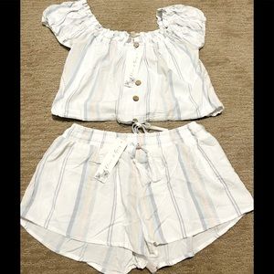 olive & Grey lightweight crop top blouse/short set